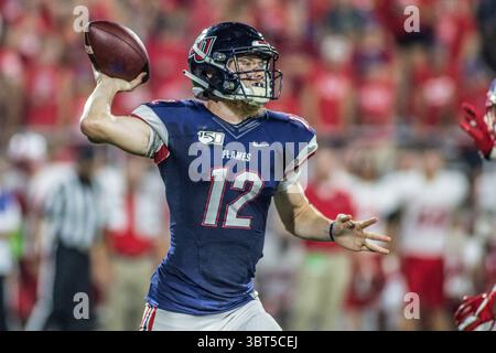 28 septembre 2019 : le quarterback des Liberty Flames Stephen Calvert (12 ans) se lance sur un receveur lors d'une action de football NCAA entre les Lobos du Nouveau-Mexique et les Liberty Flames au Williams Stadium de Lynchburg, en Virginie. Jonathan Huff/CSM.(image de crédit : &copy ; Jonathan Huff/CSM via ZUMA Wire) Banque D'Images