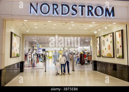 Aventura Miami Floride, Aventura Mall, magasins shopping, entrée intérieure, Nordstrom grand magasin de mode, commerce de détail, entreprises, anniversaire Banque D'Images