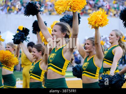 Septembre 28 2019 : Baylor Bears pom-meneurs pendant la 2e moitié du match de football NCAA entre les cyclones de l'État de l'Iowa et les Baylor Bears au McLane Stadium à Waco, Texas. Matthew Lynch/CSM(image de crédit : &copy ; Matthew Lynch/CSM via ZUMA Wire) Banque D'Images