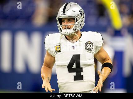 29 septembre 2019 : le quarterback des Oakland Raiders, Derek Carr (4 ans), pendant la partie précédant le match de football de la NFL entre les Oakland Raiders et les Colts d'Indianapolis au Lucas Oil Stadium à Indianapolis, Indiana. John Mersits/CSM.(image de crédit : &copy ; John Mersits/CSM via ZUMA Wire) Banque D'Images