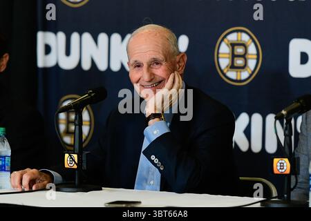 1er octobre 2019 : Jeremy Jacobs, propriétaire des Boston Bruins, répond aux questions des médias lors de la journée des médias des Boston Bruins qui se tient au Warrior Ice Arena à Boston, Massachusetts. Eric Canha/CSM(image de crédit : &copy ; Eric Canha/CSM via ZUMA Wire) Banque D'Images