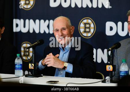 1er octobre 2019 : Jeremy Jacobs, propriétaire des Boston Bruins, répond aux questions des médias lors de la journée des médias des Boston Bruins qui se tient au Warrior Ice Arena à Boston, Massachusetts. Eric Canha/CSM(image de crédit : &copy ; Eric Canha/CSM via ZUMA Wire) Banque D'Images