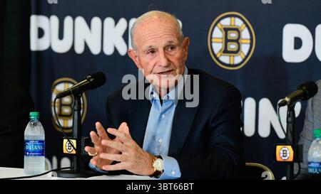 1er octobre 2019 : Jeremy Jacobs, propriétaire des Boston Bruins, répond aux questions des médias lors de la journée des médias des Boston Bruins qui se tient au Warrior Ice Arena à Boston, Massachusetts. Eric Canha/CSM(image de crédit : &copy ; Eric Canha/CSM via ZUMA Wire) Banque D'Images