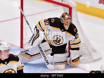 Le gardien de but Tuukka Rask (40) des Boston Bruins en action lors d'un match de la LNH entre les Bruins de Boston et les Stars de Dallas au American Airlines Center à Dallas, Texas, 3e oct., 2019.(Manny Flores/Cal Sport Media) Banque D'Images