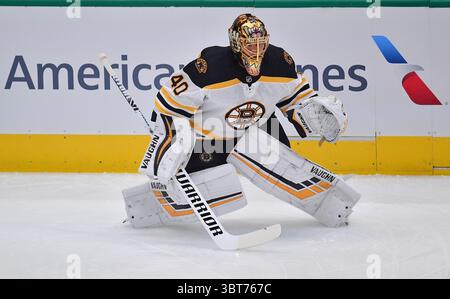 Le gardien de but Tuukka Rask (40) des Boston Bruins en action lors d'un match de la LNH entre les Bruins de Boston et les Stars de Dallas au American Airlines Center à Dallas, Texas, 3e oct., 2019.(Manny Flores/Cal Sport Media) Banque D'Images
