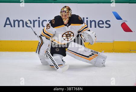 Le gardien de but Tuukka Rask (40) des Boston Bruins en action lors d'un match de la LNH entre les Bruins de Boston et les Stars de Dallas au American Airlines Center à Dallas, Texas, 3e oct., 2019.(Manny Flores/Cal Sport Media) Banque D'Images