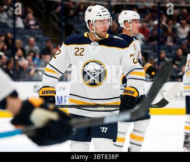 7 octobre 2019 : le centre des Sabres de Buffalo Johan Larsson (22 ans) entre les sifflets contre les Blue Jackets de Columbus dans leur match à Columbus, Ohio. Brent Clark/CSM(image de crédit : &copy ; Brent Clark/CSM via ZUMA Wire) Banque D'Images