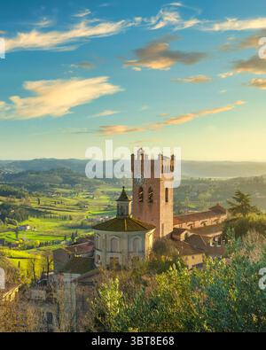 San Miniato town panoramic view, bell tower of the Duomo cathedral and countryside. Province of Pisa, Tuscany region, Italy, Europe Banque D'Images