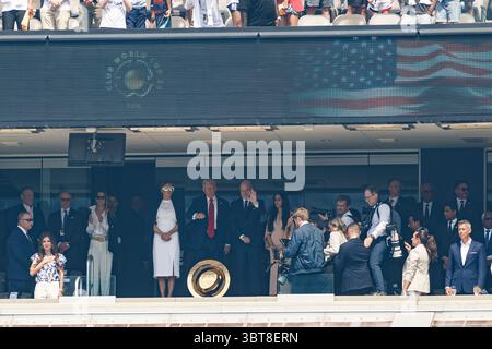 New Jersey - 13 juillet : le président américain Donald Trump et la première dame Melania Trump rejoignent le président de la FIFA Gianni Infantino tout en regardant le monde des clubs de la FIFA Banque D'Images