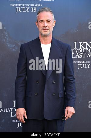 Los Angeles, États-Unis. 14 juillet 2025. Freddie Prinze Jr. arrivée à la première de « je sais ce que vous avez fait l’été dernier » qui s’est tenue au United Theatre de Broadway le 14 juillet 2025 à Los Angeles, CA. © Starbuck/ Credit : AFF/Alamy Live News Banque D'Images