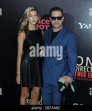Manhattan, États-Unis d'Amérique. 26 août 2013. NEW YORK, NY - AOÛT 26 : Hailey Rhode Baldwin Stephen Baldwin de One Direction assiste à la première New-yorkaise de 'One Direction : This Is US' au Ziegfeld Theater le 26 août 2013 à New York. Personnes : Hailey Rhode Baldwin Stephen Baldwin crédit : Storms Media Group/Alamy Live News Banque D'Images