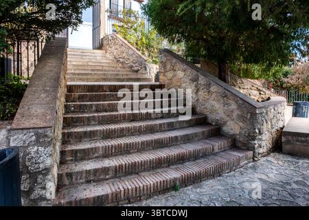 Rue étroite dans la ville européenne Ronda, Espagne Banque D'Images
