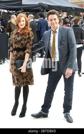 Rosalie Craig et Julian Ovenden au salon Burberry pendant la London Fashion week - 17 septembre 2012 Banque D'Images