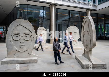 Londres, Royaume-Uni. 15 juillet 2025. Julian Opie, Charles. Jiwon. Nathaniel. Elena., 2024 à 100 Bishopsgate - sculpture dans la ville 2025, ville de Londres. Il est livré par la City of London Corporation aux côtés de LACUNA, un studio culturel. Crédit : Guy Bell/Alamy Live News Banque D'Images