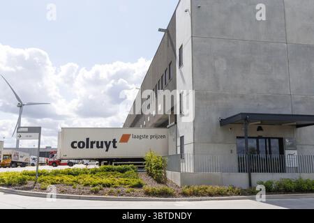 Cette photo est prise lors de l’inauguration du nouveau centre de distribution du groupe Colruyt à Ollignies, mardi 15 juillet 2025. BELGA PHOTO NICOLAS MAETERLINCK Banque D'Images