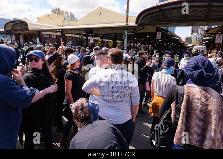 13 septembre 2020, Melbourne, Victoria, Australie : manifestants lors d'un rassemblement contre les règlements de confinement à Melbourne. Les Melburniens ne sont autorisés à quitter leur foyer que pour quatre raisons et l'État a imposé un couvre-feu de 20 heures à 5 heures du matin le 2 août qui ne sera levé que le 26 octobre. (Crédit image : © Sydney Low/ZUMA Wire) Banque D'Images