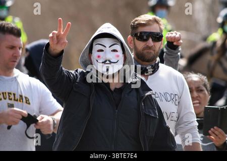 13 septembre 2020, Melbourne, Victoria, Australie : manifestants lors d'un rassemblement contre les règlements de confinement à Melbourne. Les Melburniens ne sont autorisés à quitter leur foyer que pour quatre raisons et l'État a imposé un couvre-feu de 20 heures à 5 heures du matin le 2 août qui ne sera levé que le 26 octobre. (Crédit image : © Sydney Low/ZUMA Wire) Banque D'Images
