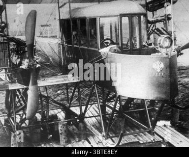 Sikorsky Ilya Mourometz V propulsé par 4 Sunbeam 8 cylindres, refroidi par liquide en ligne V, 150 ch 65FT long 1915 Banque D'Images