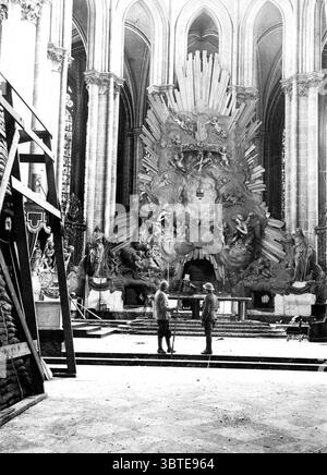 Première Guerre mondiale - Front occidental Une vue de l'autel à l'intérieur de la cathédrale d'Amiens montrant les mesures de protection prises. non daté Banque D'Images