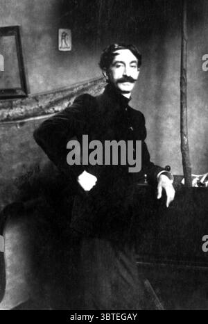 Antonio de la Gandara (1861-1917) - Antonio de la Gandara (1861-1917) - portraitiste français. Artiste parisien de premier plan à la belle époque, Antonio de la Gandara établit une clientèle lucrative parmi la riche élite de la ville. Presque strictement un portraitiste qui travaillait principalement à l'huile et au pastel, bien qu'il ait également exécuté des dessins au fusain et au crayon. ©TopFoto Banque D'Images