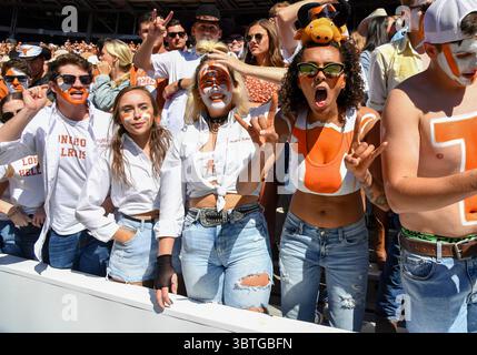 12 octobre 2019 : le club Texas HellRaisers lors du match de rivalité de la NCAA Red River entre les Sooners de l'Université d'Oklahoma et les Longhorns de l'Université du Texas au Cotton Bowl Stadium de Fair Park à Dallas, TX Oklahoma a battu 34-27 Albert Pena/CSM(crédit image : &copy ; Albert Pena/CSM via ZUMA Wire) Banque D'Images