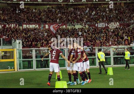 26 septembre 2019, Turin, Piémont, Italie : TURIN, ITALIE-26 SEPTEMBRE 2019 : joueurs du Torino FC et de l'AC Milan lors du match de Serie A entre le Torino FC et l'AC Milan au Stadio Olimpico à Turin, Italie (crédit image : © Stefano Guidi/ZUMA Wire) Banque D'Images