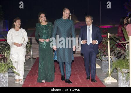 15 octobre 2019, Islamabad, Pakistan : image sous licence à i-images Picture Agency. 15/10/2019. Islamabad, Pakistan. Le Duc et la Duchesse de Cambridge lors d'une réception au Monument national à Islamabad, Pakistan, le deuxième jour de leur visite royale photo par i-images / Pool (crédit image : © Pool/i-images via ZUMA Press) Banque D'Images
