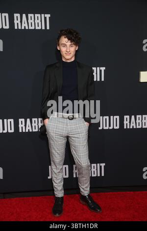 15 octobre 2019, Los Angeles, États-Unis d'Amérique : Wyatt Oleff arrive à la première de ''Jojo Rabbit'' au Post 43 le 15 octobre 2019 à Los Angeles, Californie (image crédit : © Famous/Ace Pictures via ZUMA Press) Banque D'Images