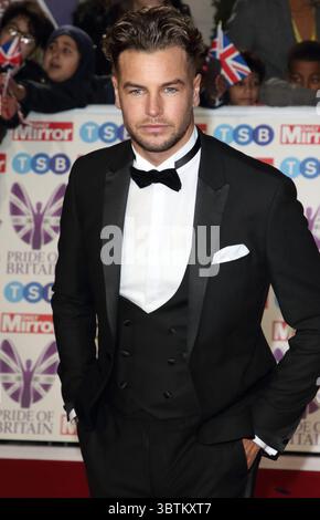 28 octobre 2019, Londres, Royaume-Uni : Chris Hughes sur le tapis rouge aux Daily Mirror Pride of Britain Awards, en partenariat avec TSB, au Grosvenor House Hotel, Park Lane. (Crédit image : © Keith Mayhew/SOPA images via ZUMA Wire) Banque D'Images
