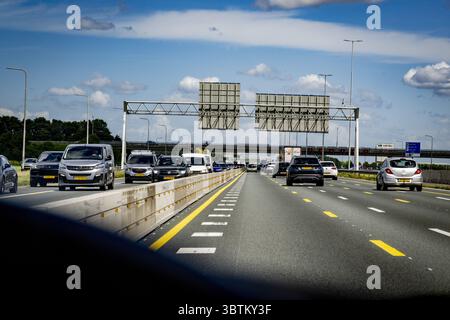 AMSTERDAM - travaux routiers sur la partie a 10 L'anneau L'a10 est fermé ANP /HOLLANDSE HOOGTE /ROBIN UTRECHT pays-bas OUT - belgique OUT Banque D'Images