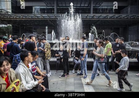 9 novembre 2019, Jakarta Sud, Jakarta, Indonésie : Jakarta, Indonésie, 09 novembre 2019 : L'Urban Sneaker Society 2019 présente l'événement lifestyle le plus prestigieux au cartel culturel de Singapour via Pop Up Booth lors de sa mise en œuvre dans le District 8, SCBD, Jakarta, 8-10 novembre. Les visiteurs découvriront une plus grande variété de culture de rue, comme l'art, les jouets, la mode et les tatouages. (Crédit image : © Donal Husni/ZUMA Wire) Banque D'Images