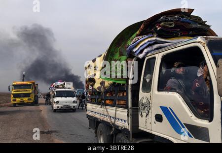 14 novembre 2019, tel Tamir, Syrie : des résidents fuient des villages près de la ligne de front à tel Tamir, Syrie le 14 novembre 2019. (Crédit image : © Carol Guzy/ZUMA Wire) Banque D'Images