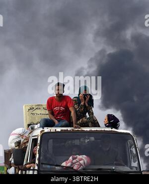 14 novembre 2019, tel Tamir, Syrie : des résidents fuient des villages près de la ligne de front à tel Tamir, Syrie le 14 novembre 2019. (Crédit image : © Carol Guzy/ZUMA Wire) Banque D'Images