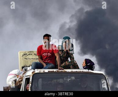 14 novembre 2019, tel Tamir, Syrie : des résidents fuient des villages près de la ligne de front à tel Tamir, Syrie le 14 novembre 2019. (Crédit image : © Carol Guzy/ZUMA Wire) Banque D'Images