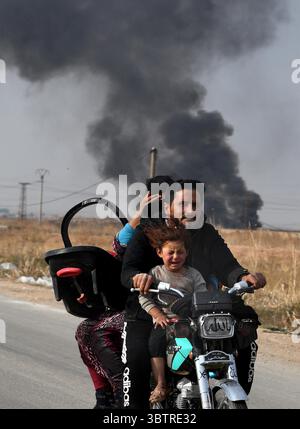 14 novembre 2019, tel Tamir, Syrie : des résidents fuient des villages près de la ligne de front à tel Tamir, Syrie le 14 novembre 2019. (Crédit image : © Carol Guzy/ZUMA Wire) Banque D'Images