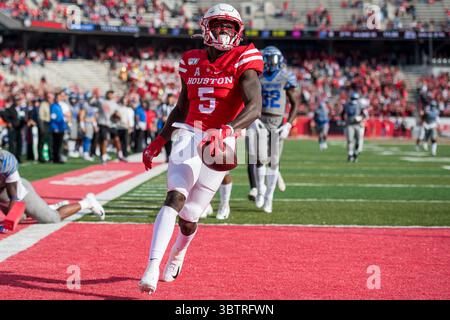 16 novembre 2019 : Marquez Stevenson (5), le receveur des Cougars de Houston, marque un touchdown après avoir fait un catch au 1er quart-temps d'un match de football de la NCAA entre les Tigers de Memphis et les Cougars de Houston au stade TDECU à Houston, au Texas. ..Trask Smith/CSM(image de crédit : &copy ; Trask Smith/CSM via ZUMA Wire) Banque D'Images