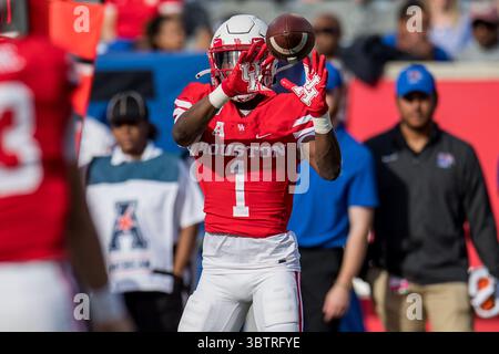 16 novembre 2019 : Bryson Smith (1), receveur large des Cougars de Houston, fait une capture pendant le 1er quart-temps d'un match de football de la NCAA entre les Tigers de Memphis et les Cougars de Houston au stade TDECU à Houston, Texas. ..Trask Smith/CSM(image de crédit : &copy ; Trask Smith/CSM via ZUMA Wire) Banque D'Images