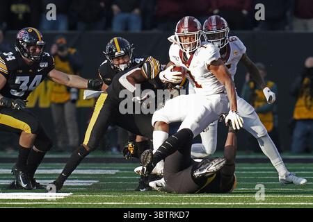 16 novembre 2019, Iowa City, IA, USA : Minnesota Running back Rodney Smith (1) décroche une première baisse dans le premier quart-temps contre l'Iowa au Kinnick Stadium à Iowa City, Iowa, le samedi 16 novembre 2019. L'hôte Hawkeyes a gagné, 23-19. (Crédit image : © TNS via ZUMA Wire) Banque D'Images