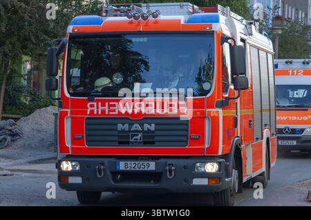 22 septembre 2010, Berlin, Brandebourg, Allemagne : camion de pompiers en action à Berlin Allemagne (crédit image : © Sergi ReboredoZUMA Wire) Banque D'Images