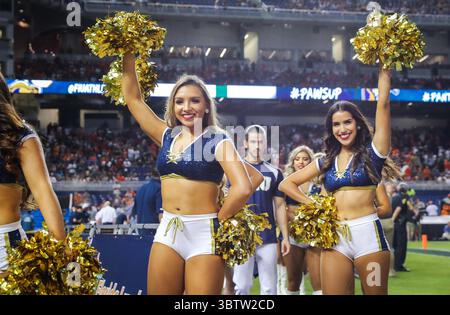 23 novembre 2019 : Fiu Panthers meneurs au début d'un match de football de la NCAA contre les Miami Hurricanes au Marlins Park à Miami, en Floride. FIU a gagné 30-24. Mario Houben/CSM(image de crédit : &copy ; Mario Houben/CSM via ZUMA Wire) Banque D'Images