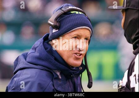 24 novembre 2019 : Pete Carroll, entraîneur-chef des Seahawks de Seattle, regarde pendant le match en NFL entre les Seahawks de Seattle et les Eagles de Philadelphie au Lincoln Financial Field à Philadelphie, en Pennsylvanie. Christopher Szagola/CSM(image de crédit : &copy ; Chris Szagola/CSM via ZUMA Wire) Banque D'Images