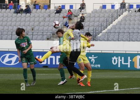 26 novembre 2019, Yongin, GYEONGGI, CORÉE DU SUD : 26 novembre 2019-Yongin, Corée du Sud-Peng Shimeng du Jiangsu Suning Ladies Football Club lors d'un Championnat de clubs féminins 2019-FIFA/AFC Pilot tournamant Nippon TV Beleza V Jiangsu Suning Ladies Football Club au Yongin Citizens Sports Park à Yongin, Corée du Sud.score de match 1-1, identique. (Crédit image : © Ryu Seung-il/ZUMA Wire) Banque D'Images