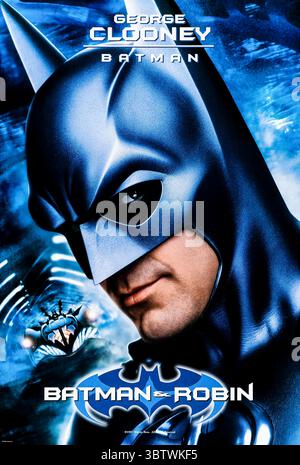 Batman & Robin (1997) réalisé par Joel Schumacher et mettant en vedette George Clooney dans le rôle de Batman qui fait face à son plus grand défi à ce jour, unissant ses forces à Robin pour défendre Gotham de la menace glaciale de Mr. Freeze et des dangers botaniques de Poison Ivy. Photographie d'une affiche originale de 1997 caractères À USAGE ÉDITORIAL EXCLUSIF. Crédit : BFA / Warner Bros Banque D'Images
