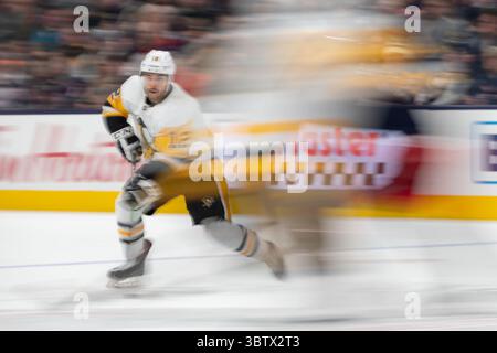 29 novembre 2019 : Dominik Simon (12 ans) des Penguins de Pittsburgh patine sur la glace lors d'un match entre les Penguins de Pittsburgh et les Blue Jackets de Columbus au Nationwide Arena le 29 novembre 2019 à Columbus, OHIO. Adam Lacy/CSM(image de crédit : &copy ; Adam Lacy/CSM via ZUMA Wire) Banque D'Images