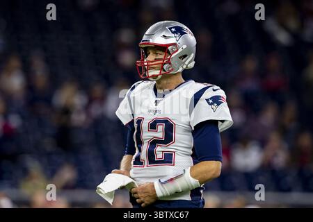 1er décembre 2019, Houston, Texas, États-Unis : 1er décembre 2019 : Tom Brady (12 ans), quarterback des Patriots de la Nouvelle-Angleterre, avant le match contre les Texans de Houston au NRG Stadium de Houston, Texas. (Crédit image : © Maria Lysaker/ZUMA Wire) Banque D'Images