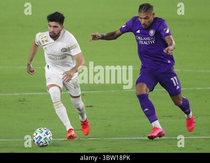 28 octobre 2020, Orlando, FL, USA : Mearcelino Moreno (10 ans) d'Atlanta United et Junior Urso (11 ans) d'Orlando City concourent au stade Exploria à Orlando, Floride, le mercredi 28 octobre 2020. (Crédit image : © TNS via ZUMA Wire) Banque D'Images