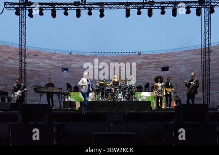 Concert de musique - simple Minds simple Minds pendant simple Minds, concert de musique à Vérone, Italie, 15 juillet 2025 Verona Arena Italie Copyright : xEmmanuelexOlivix/xLiveMediax LPM 1959597 Banque D'Images