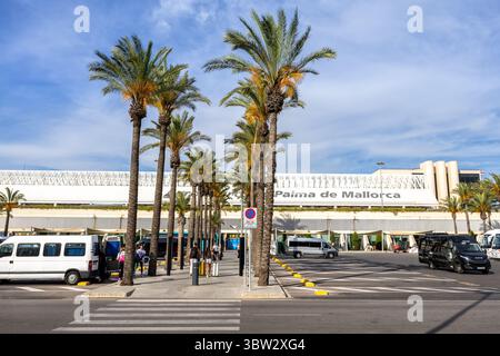 Palma de Majorque, Espagne - 27 mai 2025 : terminal de l'aéroport Aeropuerto de Palma de Majorque en Espagne. Banque D'Images