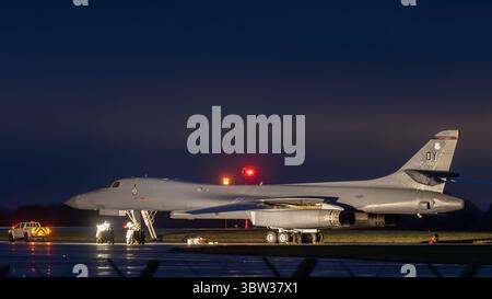 Une visite à la RAF Fairford pour regarder les bombardiers B-1 Bones décoller Banque D'Images