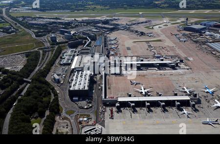 Vue aérienne du terminal 2 de l'aéroport de Manchester Banque D'Images